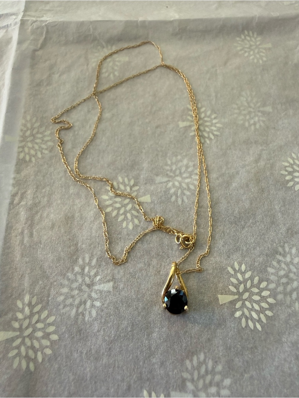 10K gold necklace with Sapphire